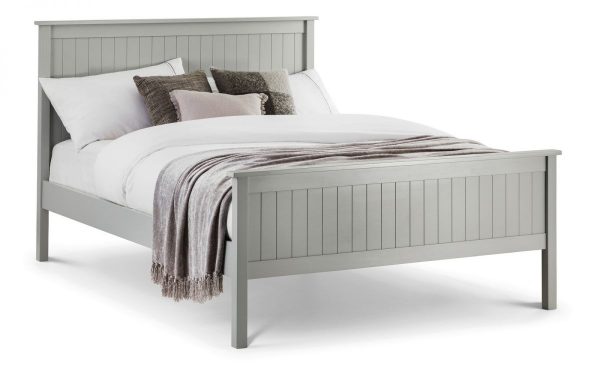 maine double bed dressed